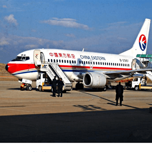 营口兰旗空运公司航空快运业稳步发展的原因是什么？